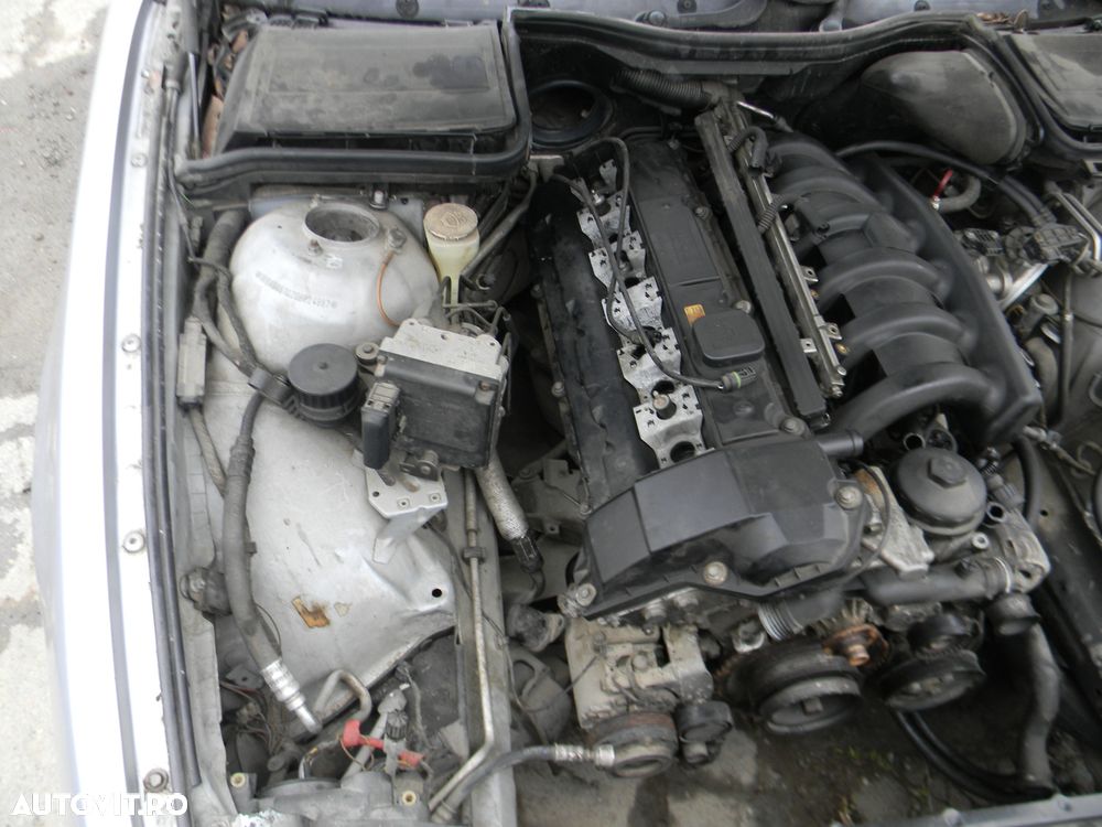 Dezmembrari  BMW 5 (E39)  1995  > 2004 528 i Benzina - 7