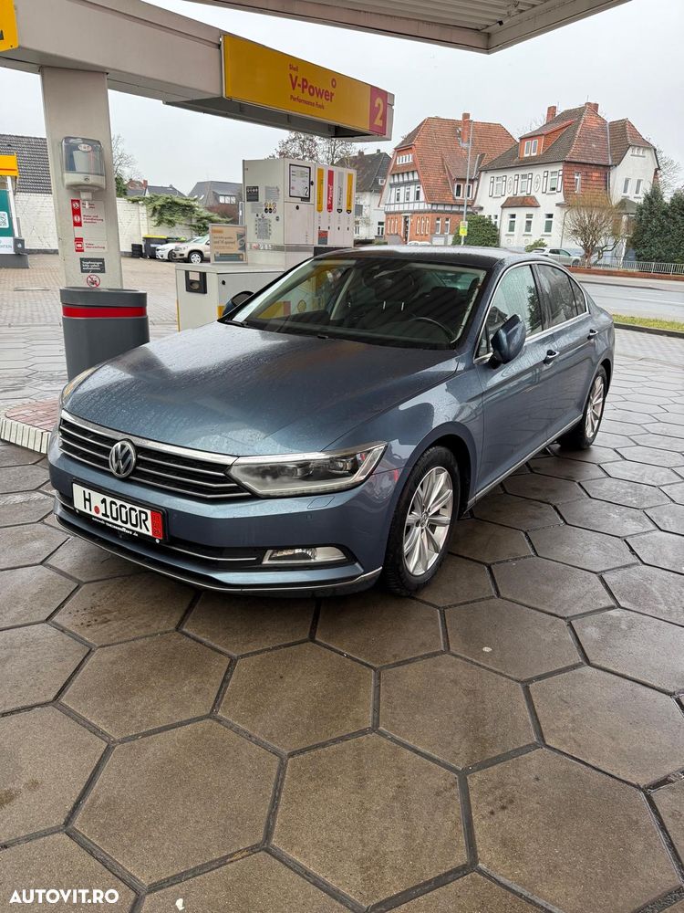 Volkswagen Passat - 1