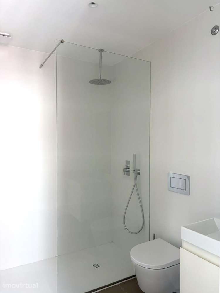 Apartamento com 1 quartos - localizado em Cedofeita Porto - Grande imagem: 3/17