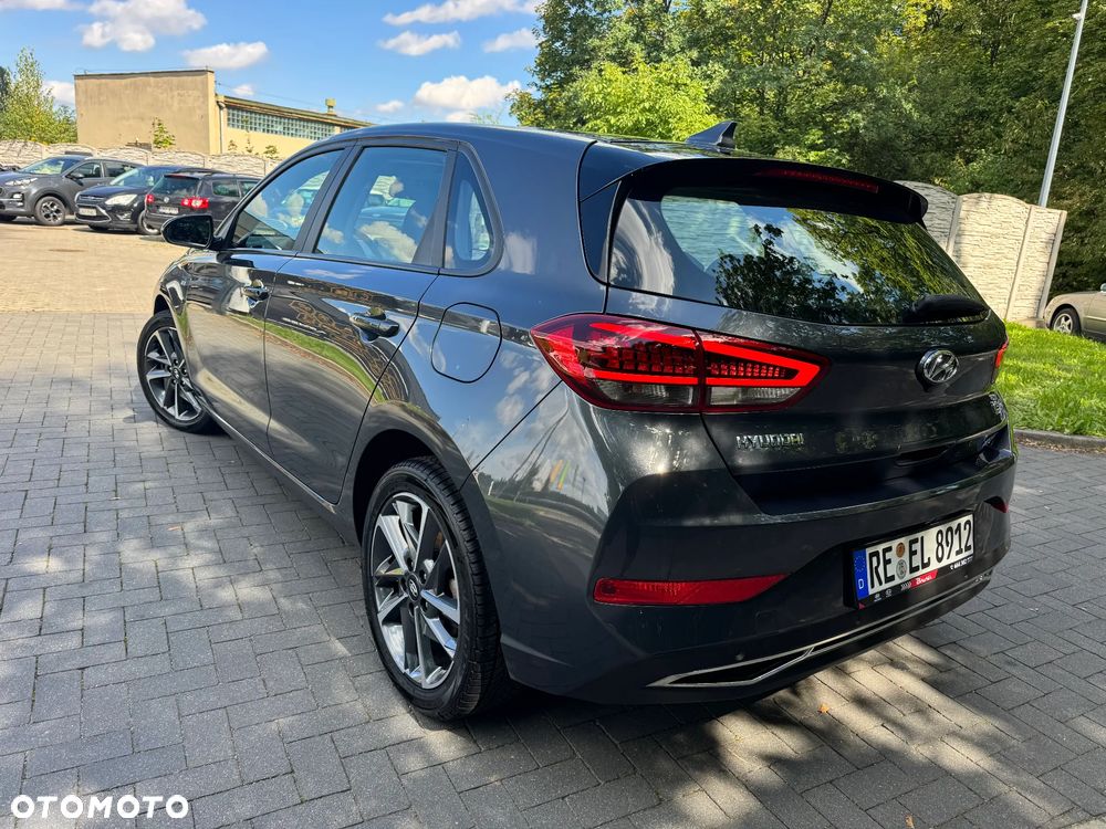Hyundai i30 1.5 T-GDI 48V-Hybrid DCT Prime - 12