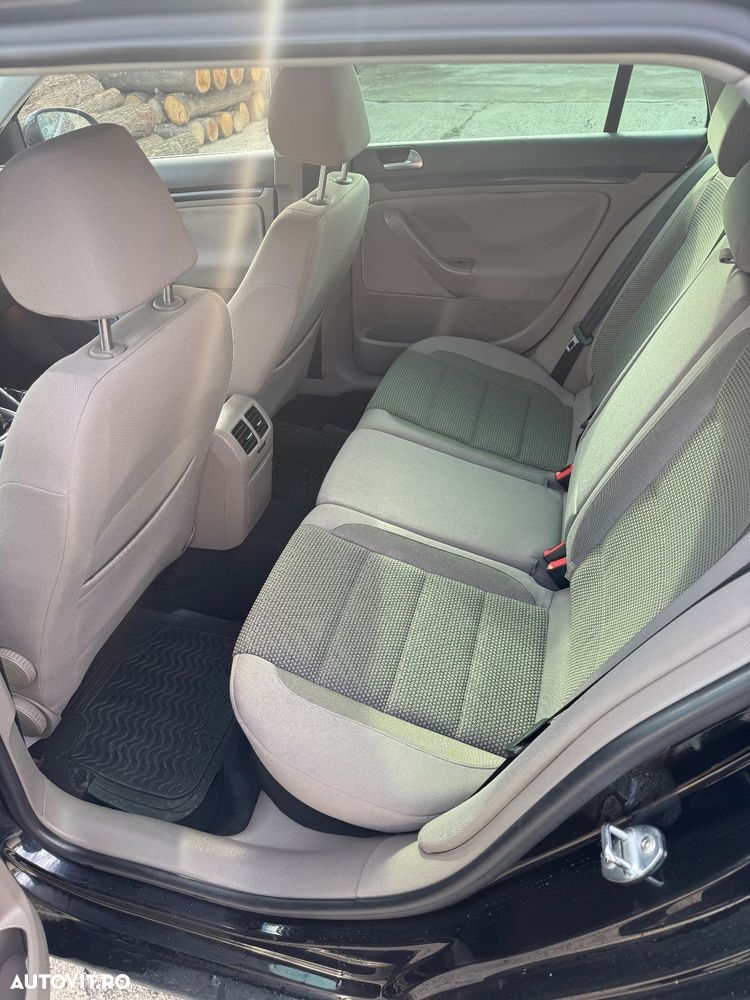 Volkswagen Golf 2.0 TDI DPF Highline - 8