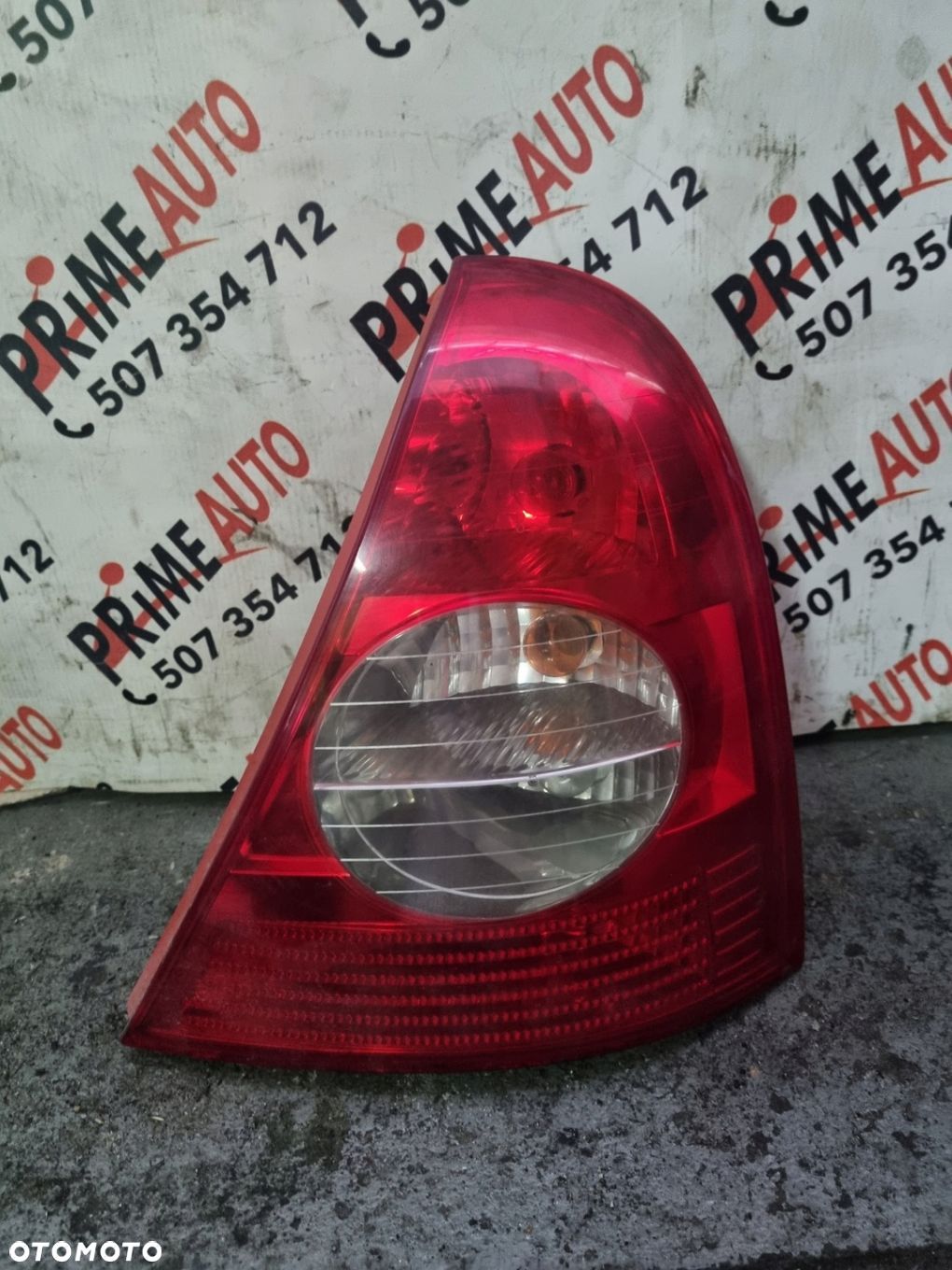 RENAULT CLIO II 98-05 LAMPA REFLEKTOR PRAWY TYŁ TYLNA EU - 1