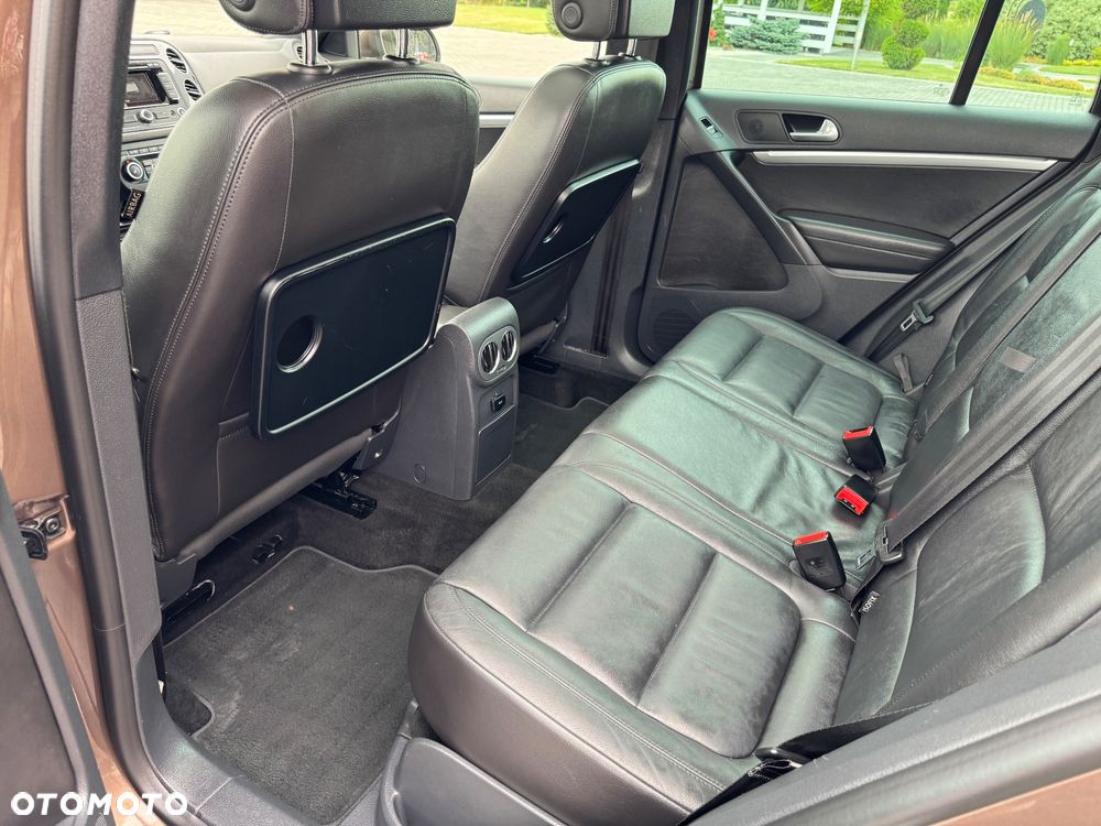 Volkswagen Tiguan 2.0 TDI 4Mot Perfectline R-Style - 14