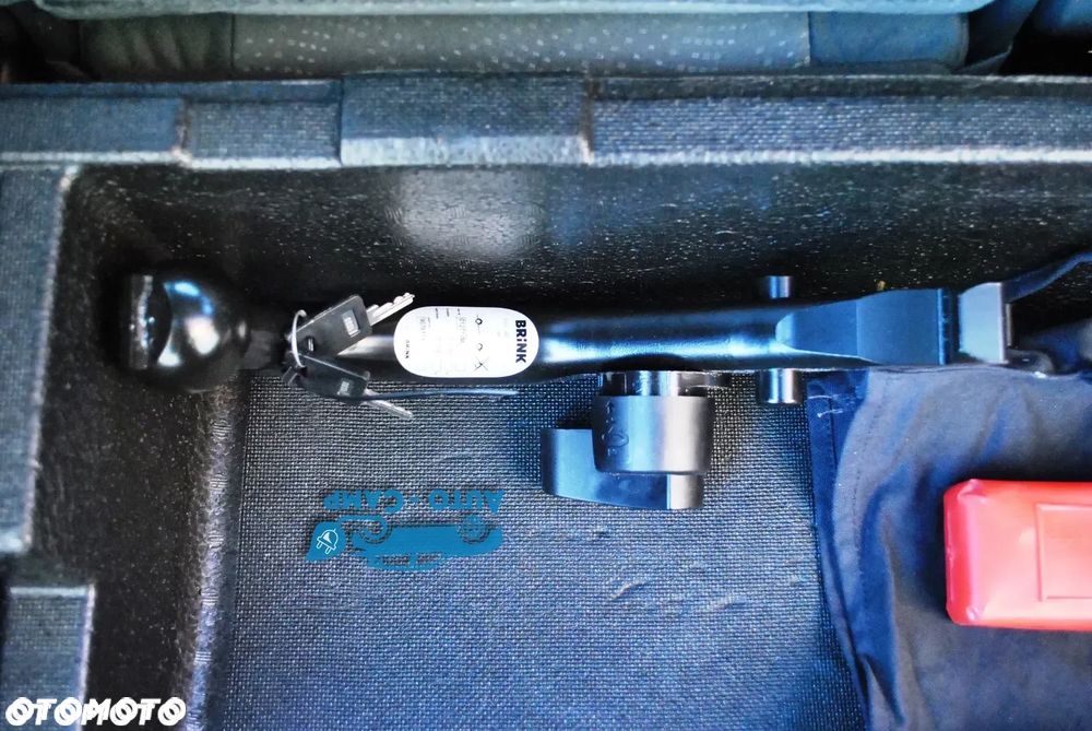 Toyota Prius+ 1.8 HSD Prestige - 23