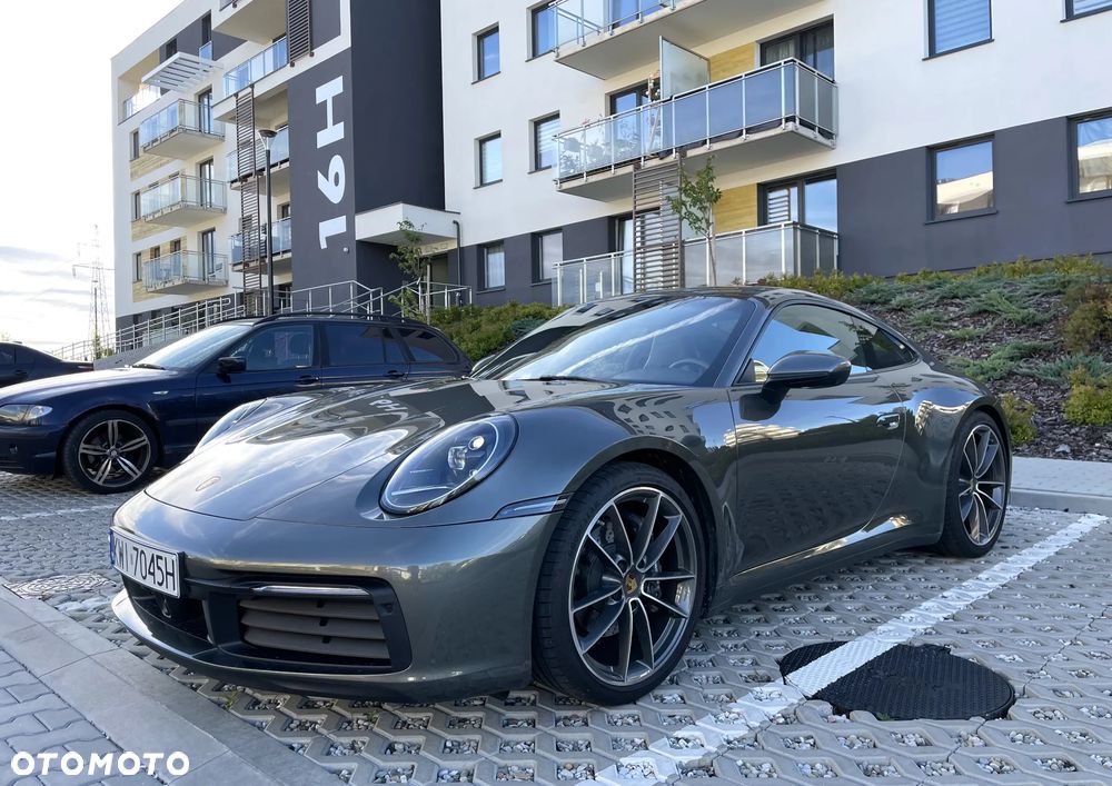 Porsche 911 Carrera - 4