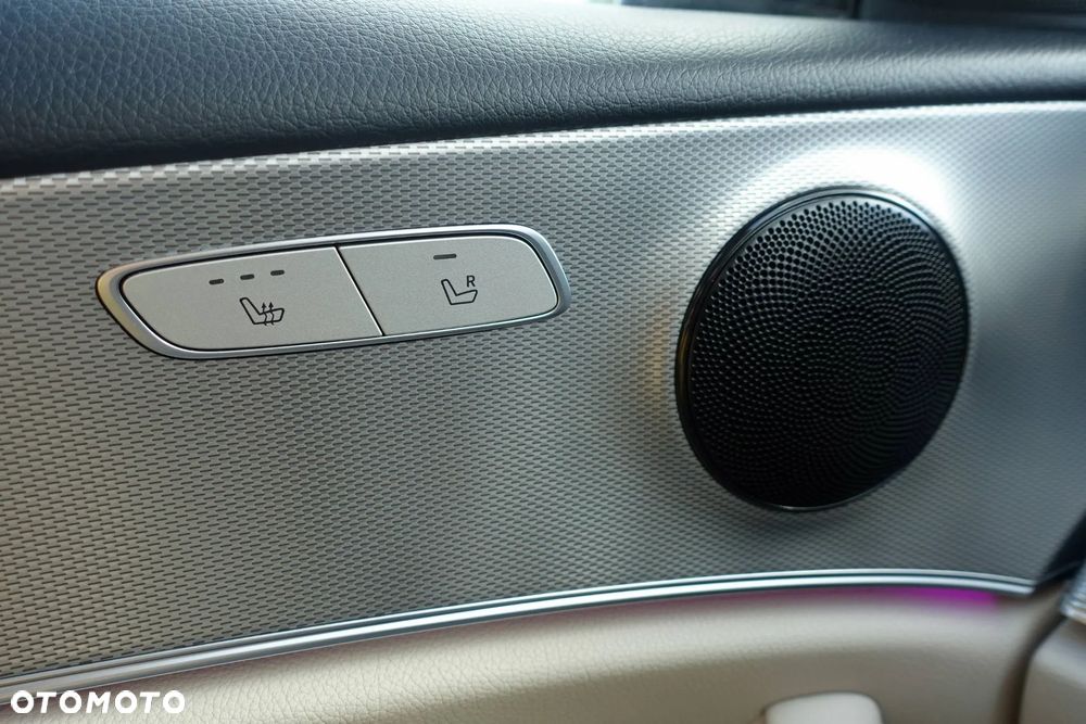 Mercedes-Benz Klasa E - 32