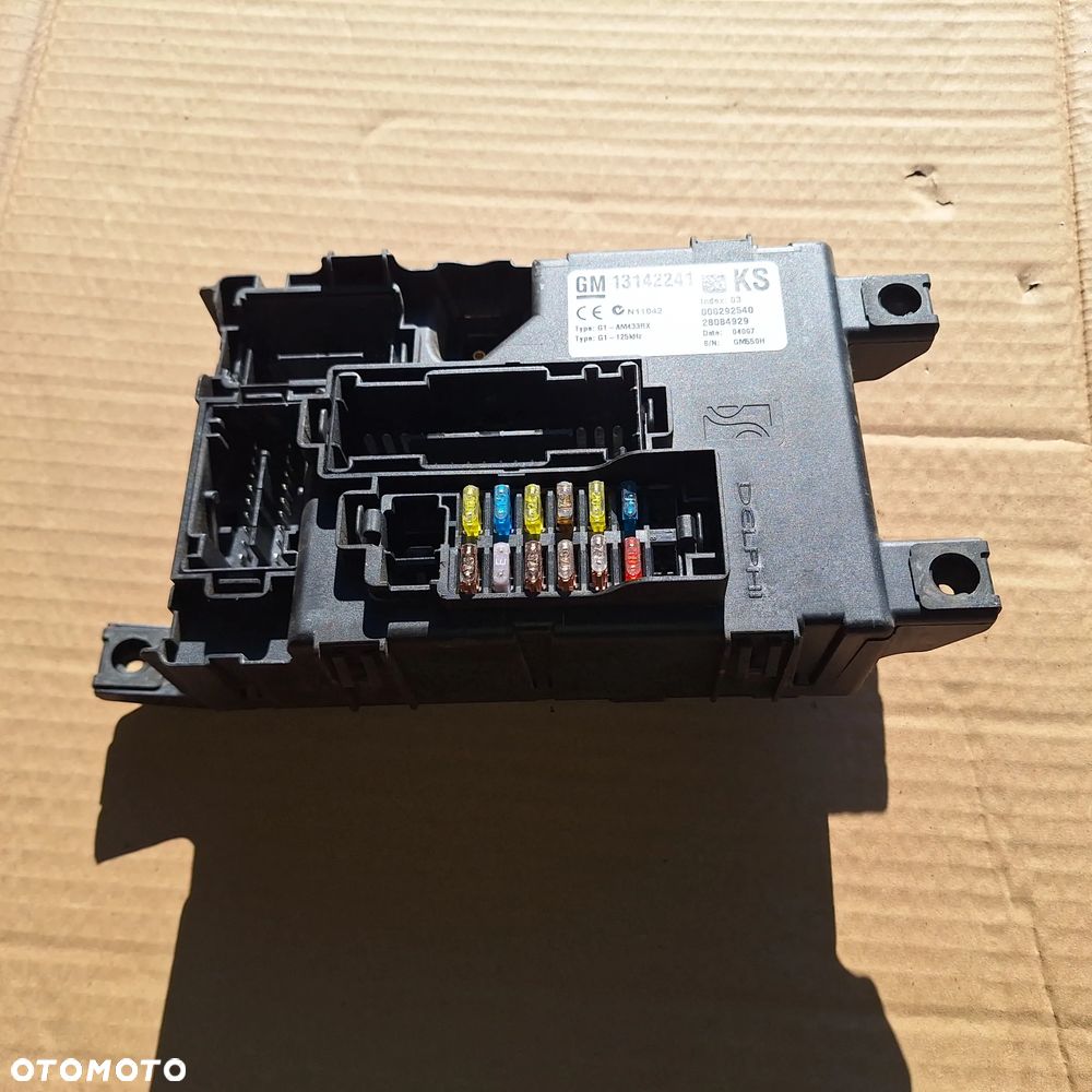 SKRZYNKA BSI CORSA D 1.3 CDTI 13142241 KS