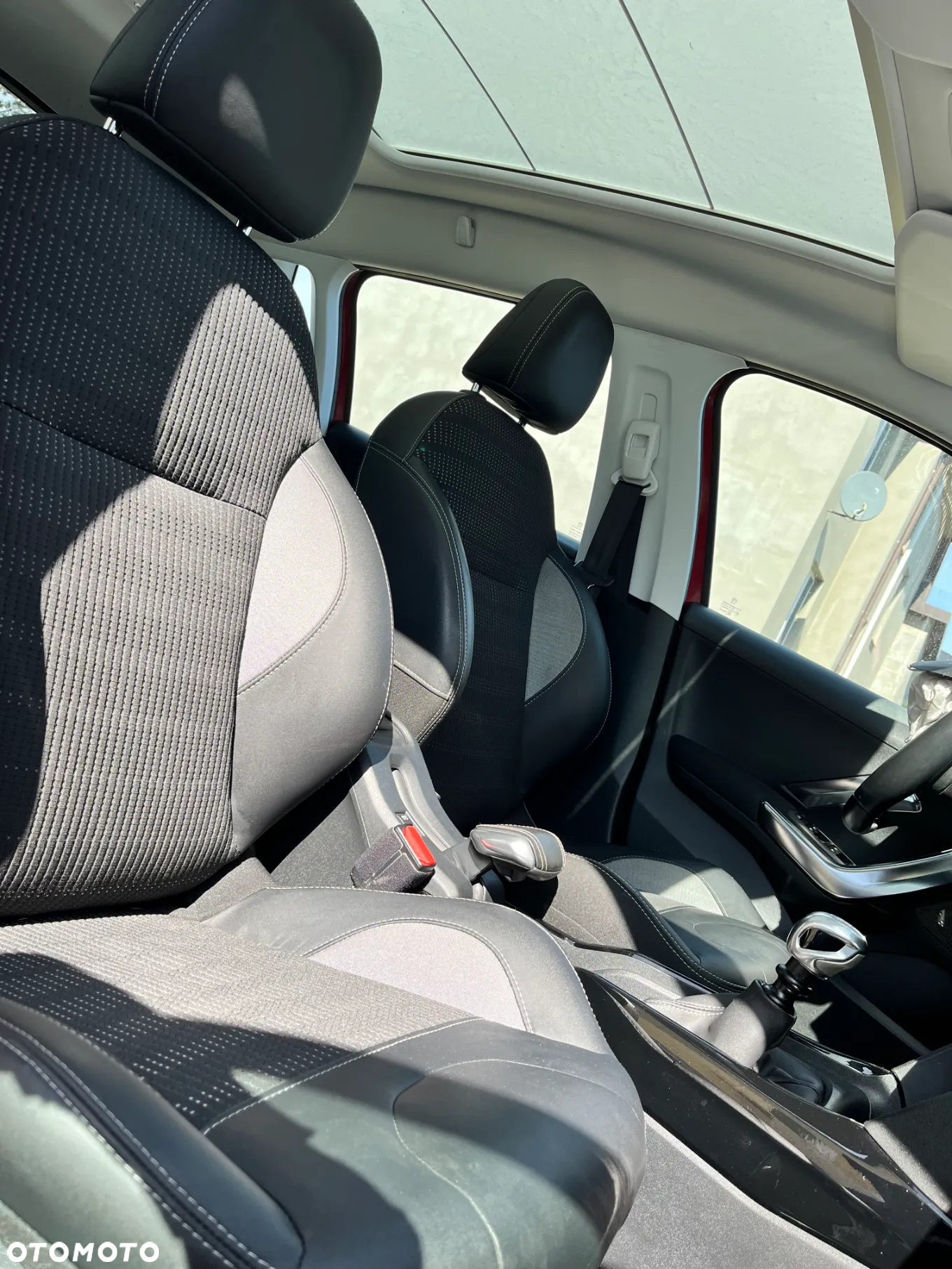 Peugeot 2008 - 8