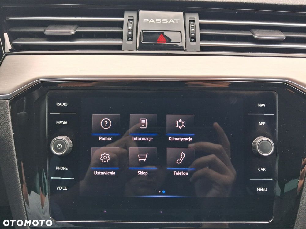Volkswagen Passat - 32
