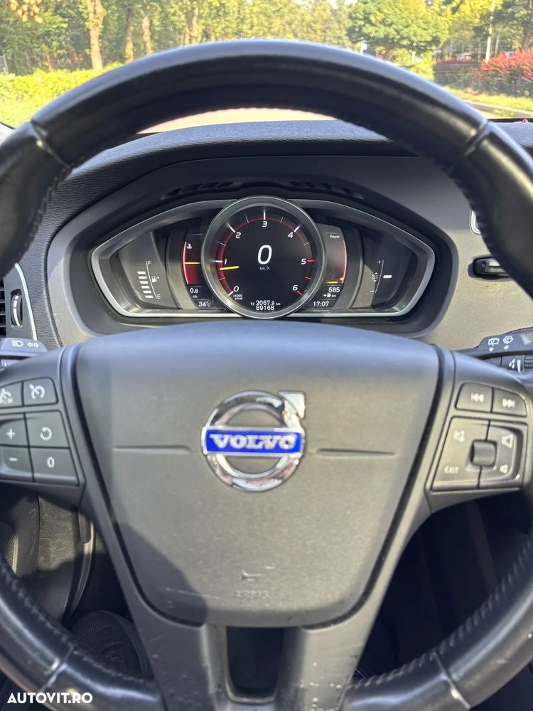 Volvo V40 D3 Momentum - 11