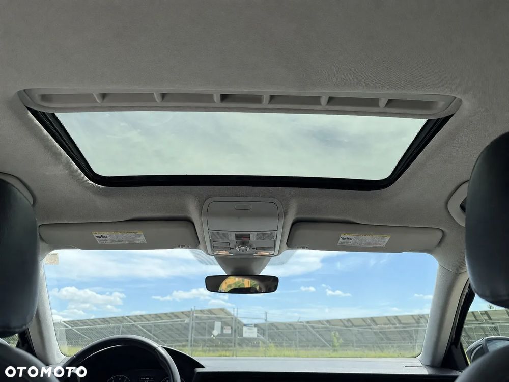 Volkswagen Passat - 14