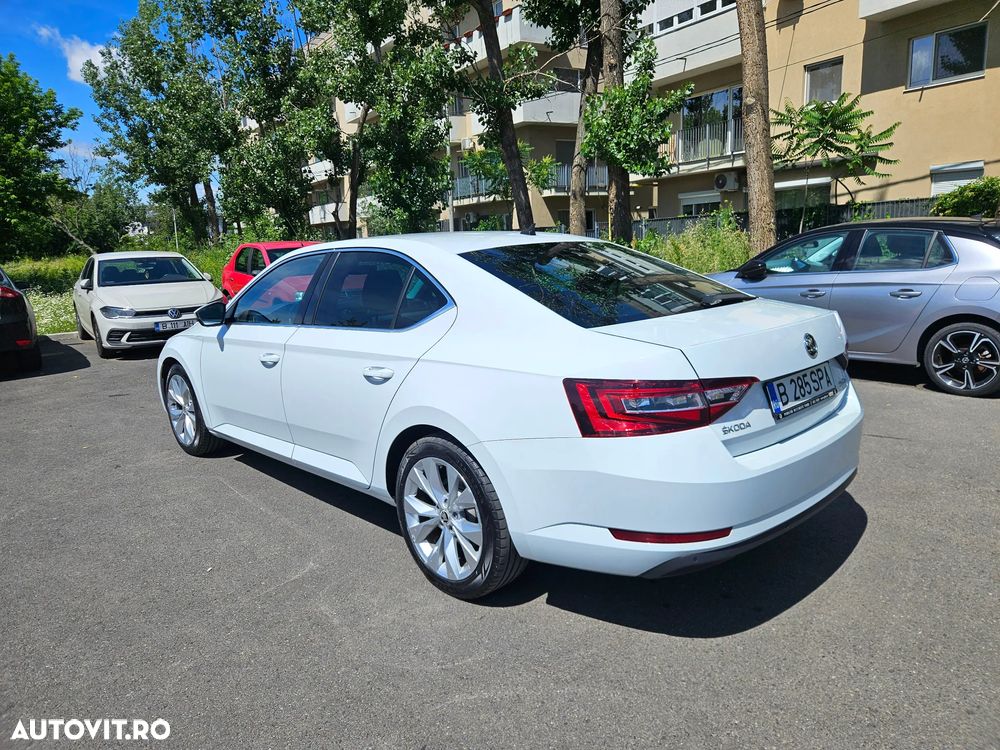 Skoda Superb 2.0 TDI DSG Ambition - 3
