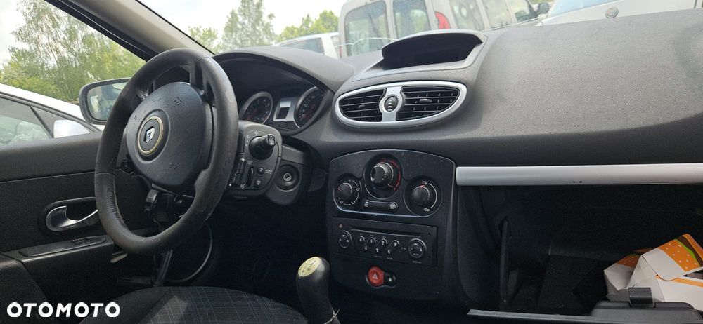 RENAULT CLIO III 05-09 1.6 K4M 804 - ZDERZAK TYL TYLNI NV676 - 18
