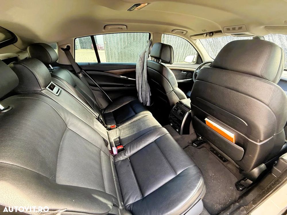 BMW Seria 5 530d xDrive Gran Turismo - 16