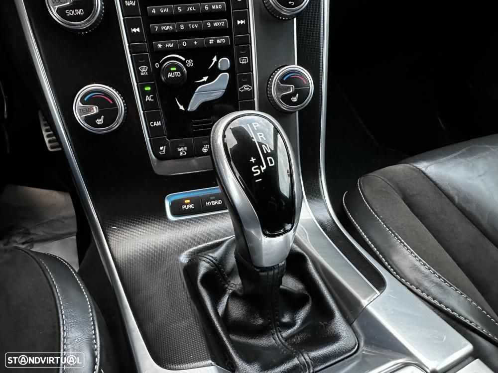 Volvo V60 2.4 D6 R-Design AWD Phev - 34