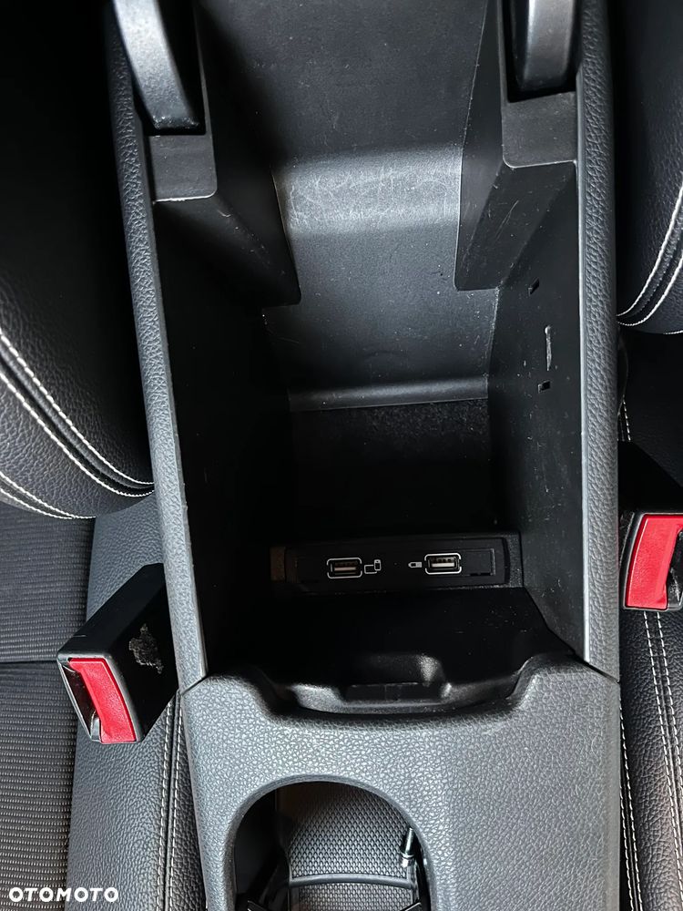 Mercedes-Benz CLA - 34