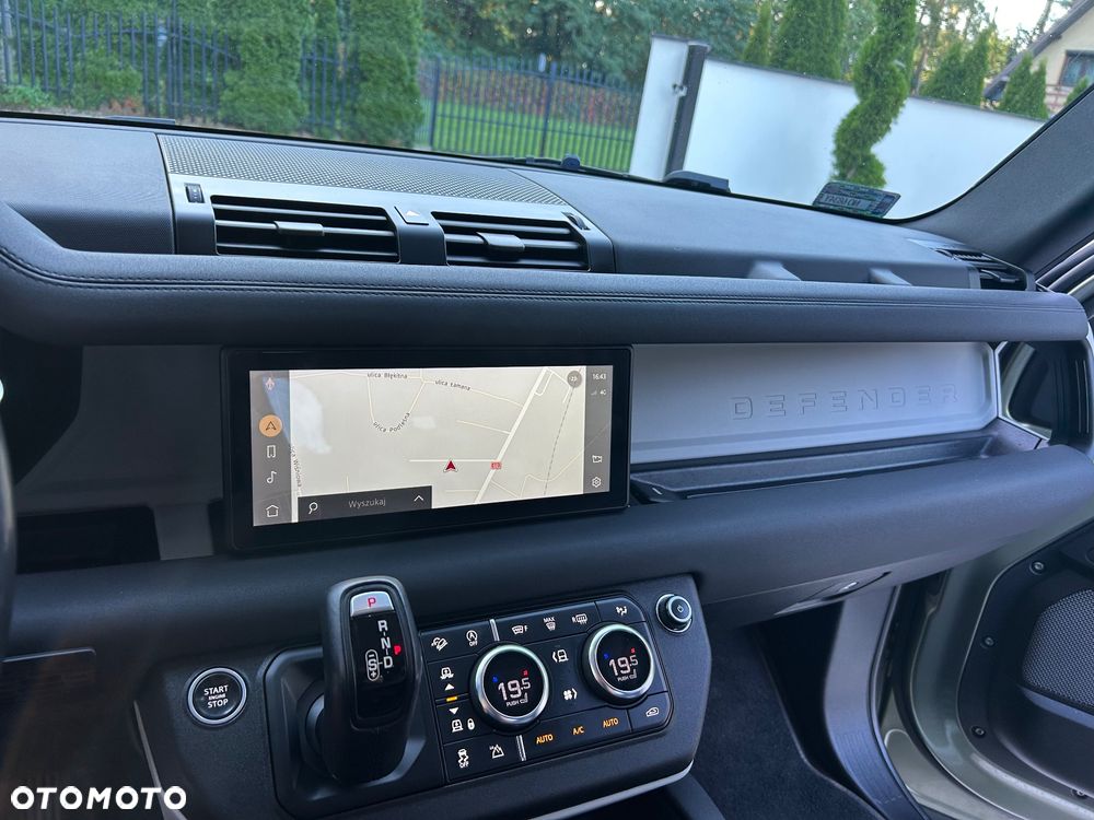 Land Rover Defender - 23