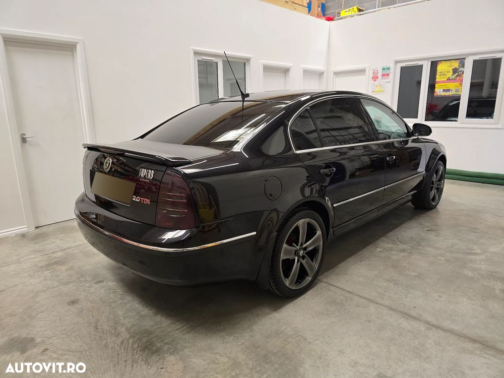 Skoda Superb 2.0 TDI DPF Elegance - 40