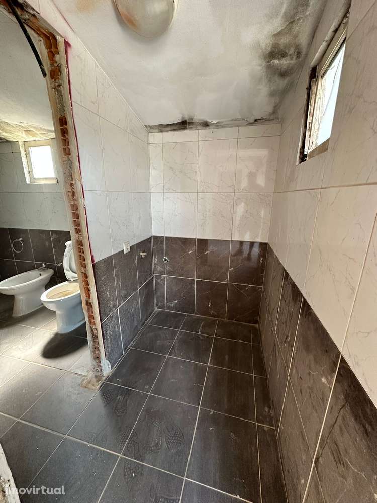 Moradia para Remodelar - Grande imagem: 2/17