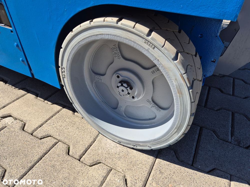 Genie GS 4047 / 1 WŁ / SUPER STAN / ODNOWIONY / NISKIE MOTOGODZINY / MAX 14 METRÓW / MAX 350 KG ŁADOWNOŚĆ - 27