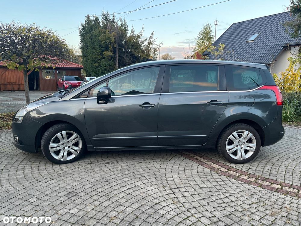 Peugeot 5008 2013 photo 2