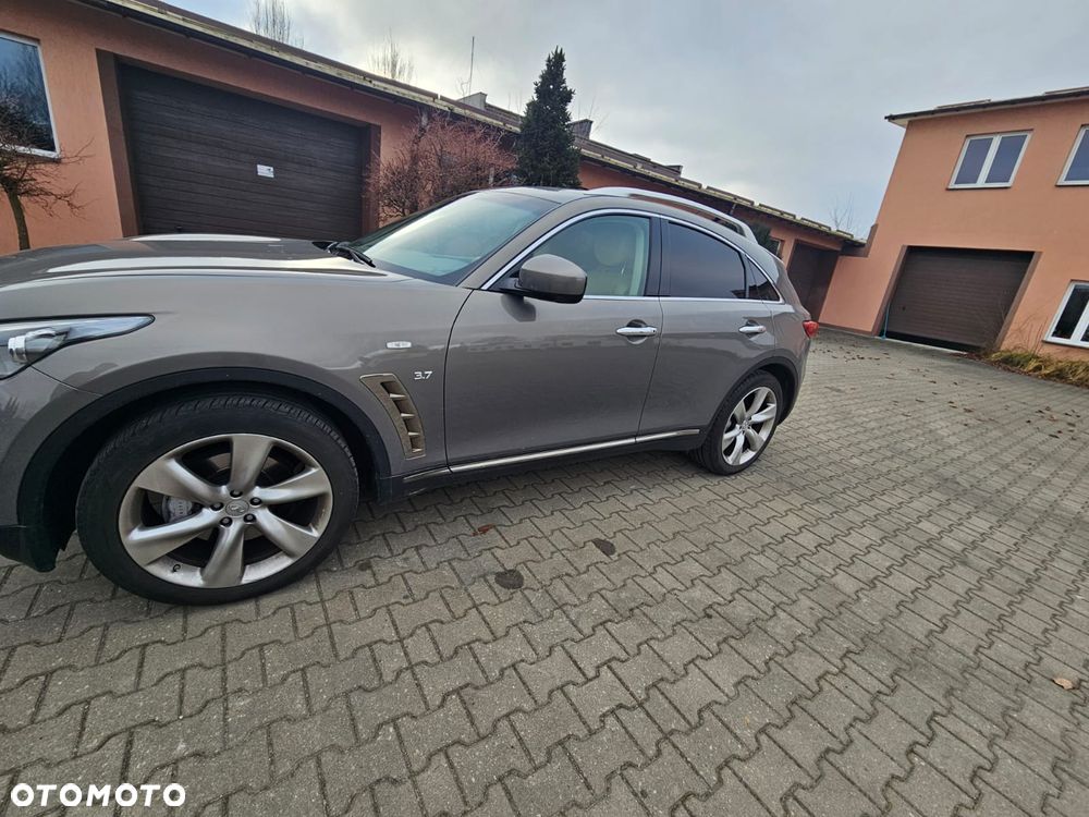 Infiniti QX70 3.7 S - 2