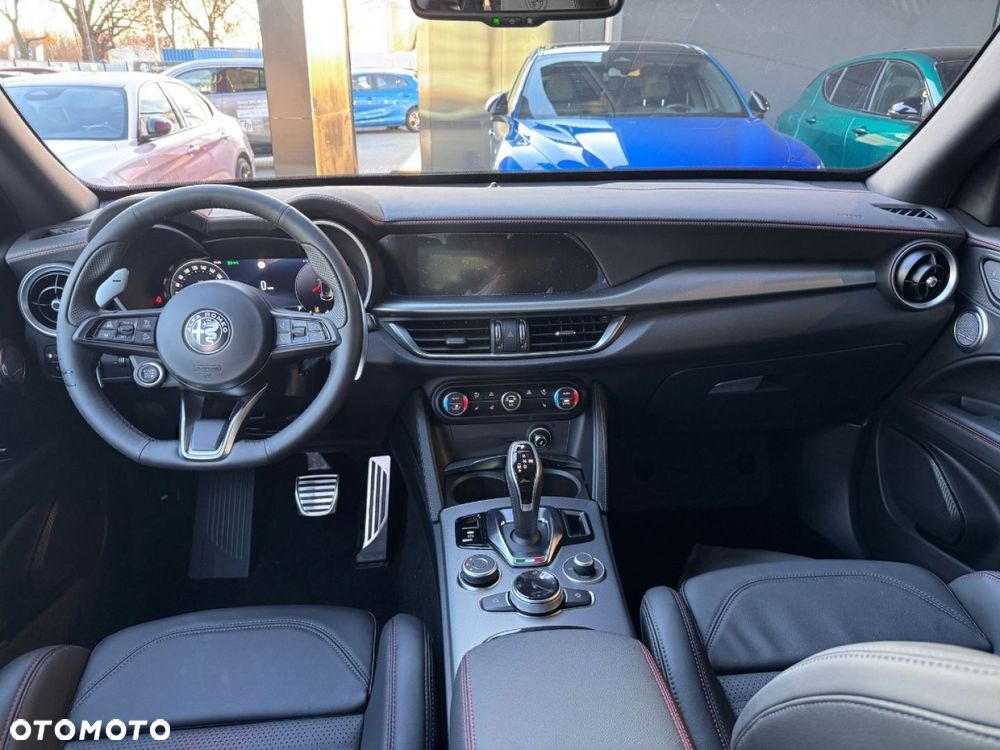 Alfa Romeo Giulia - 16