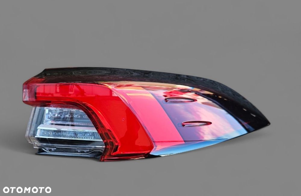 lampa tył toyota corolla e21 sedan prawa led europa