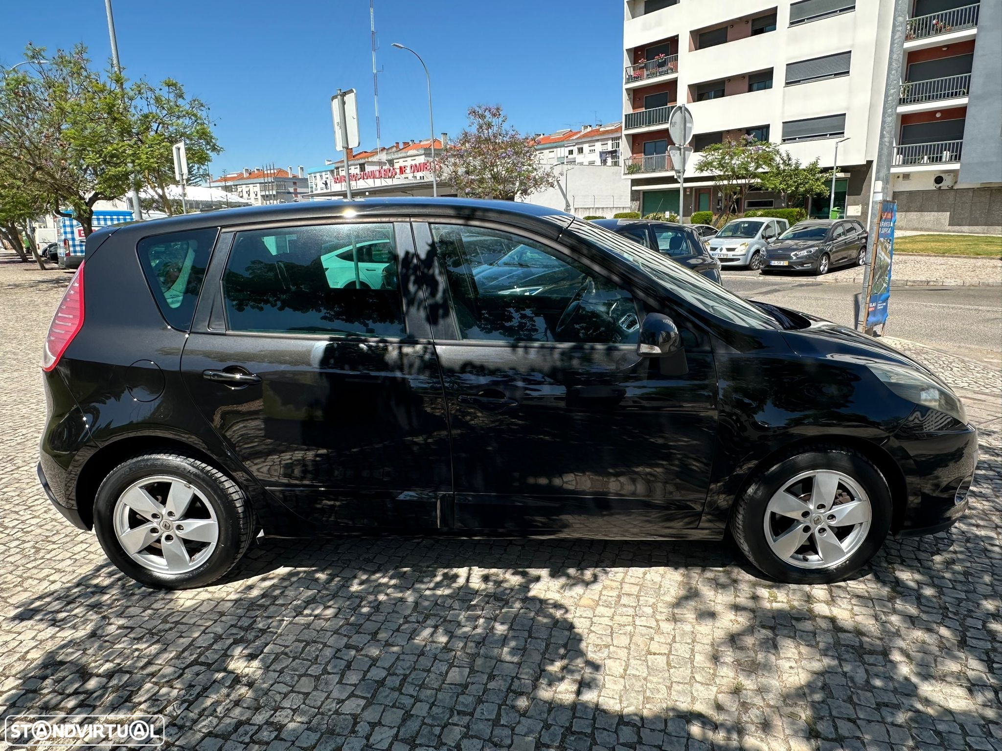 Renault Scénic 1.5 dCi Dynamique S - 10