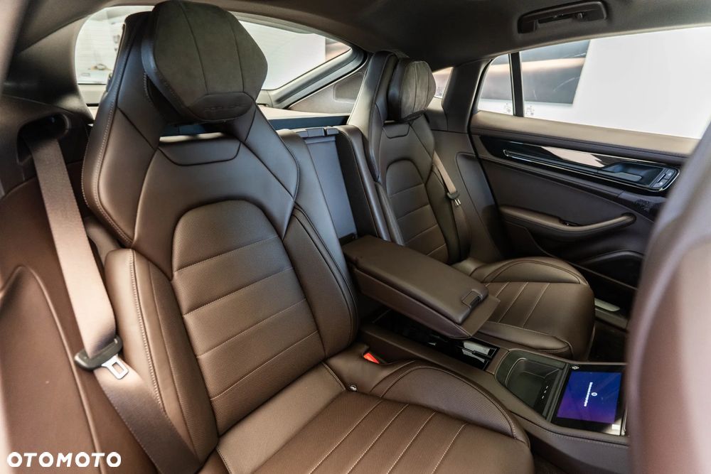 Porsche Panamera 4 E-Hybrid PHEV - 13