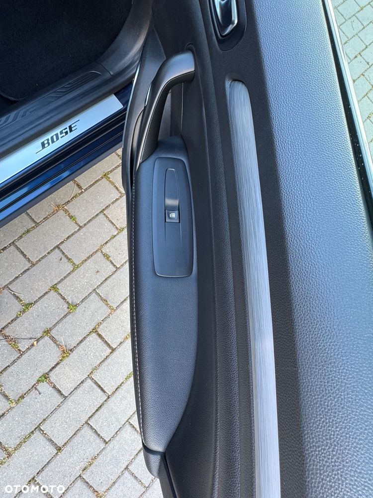 Renault Megane ENERGY TCe 130 BOSE EDITION - 12