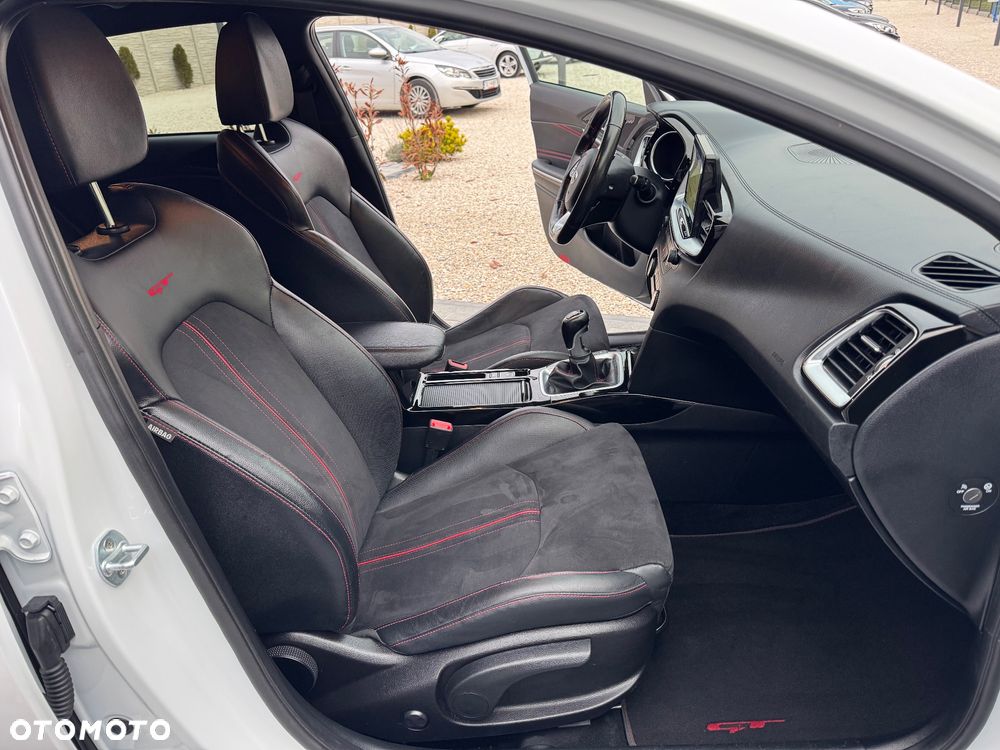 Kia ProCeed 1.6 T-GDI GT - 32