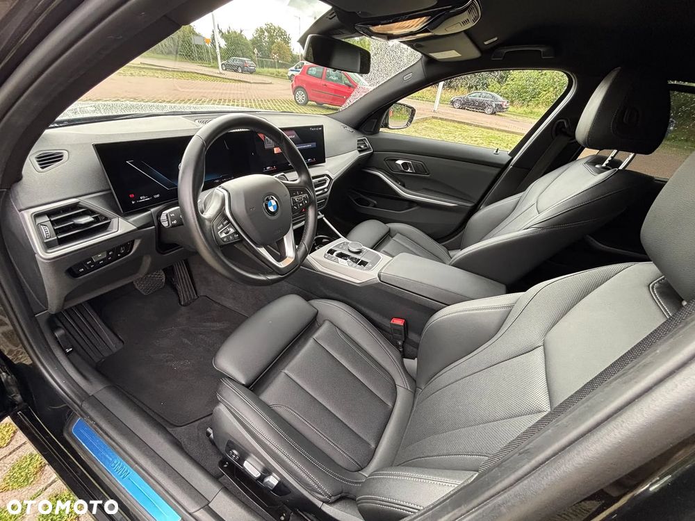 BMW Seria 3 320d xDrive - 12