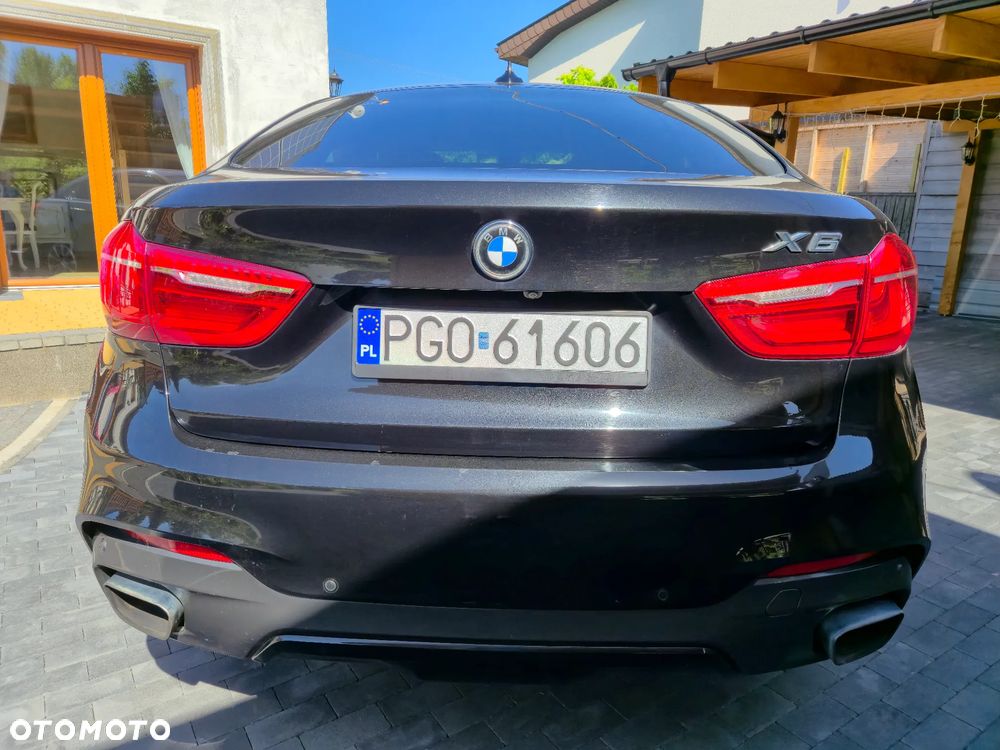 BMW X6 xDrive50i - 11