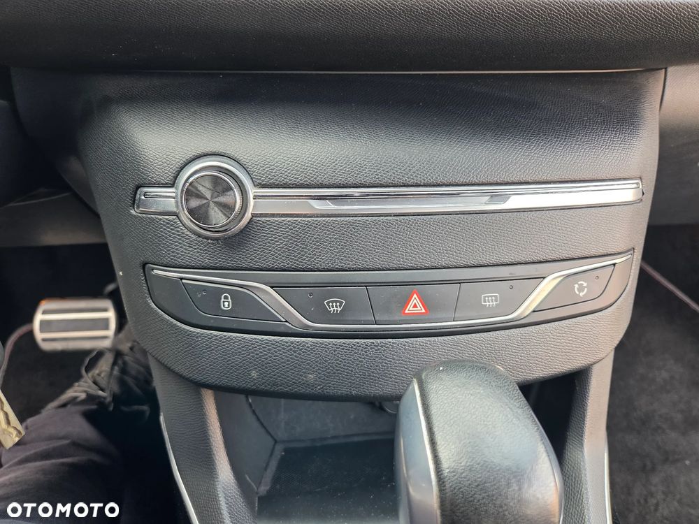 Peugeot 308 BlueHDi 150 EAT6 Stop & Start GT-Line Edition - 21