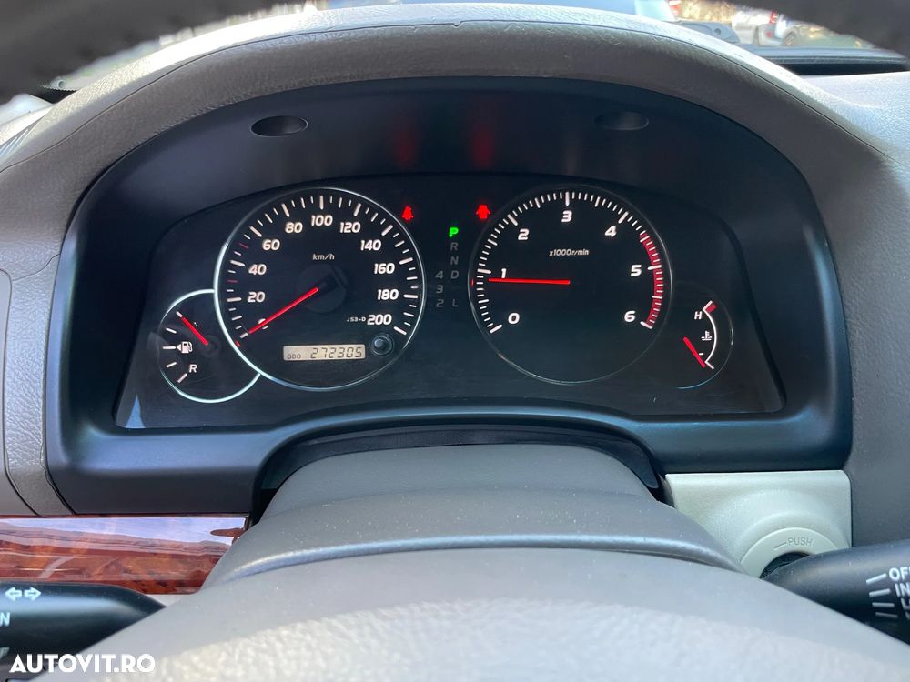 Toyota Land Cruiser - 12