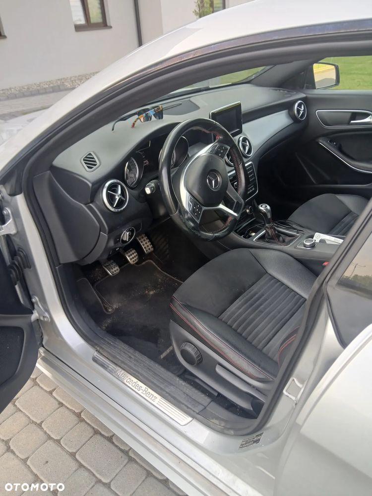 Mercedes-Benz CLA 180 AMG Line - 5