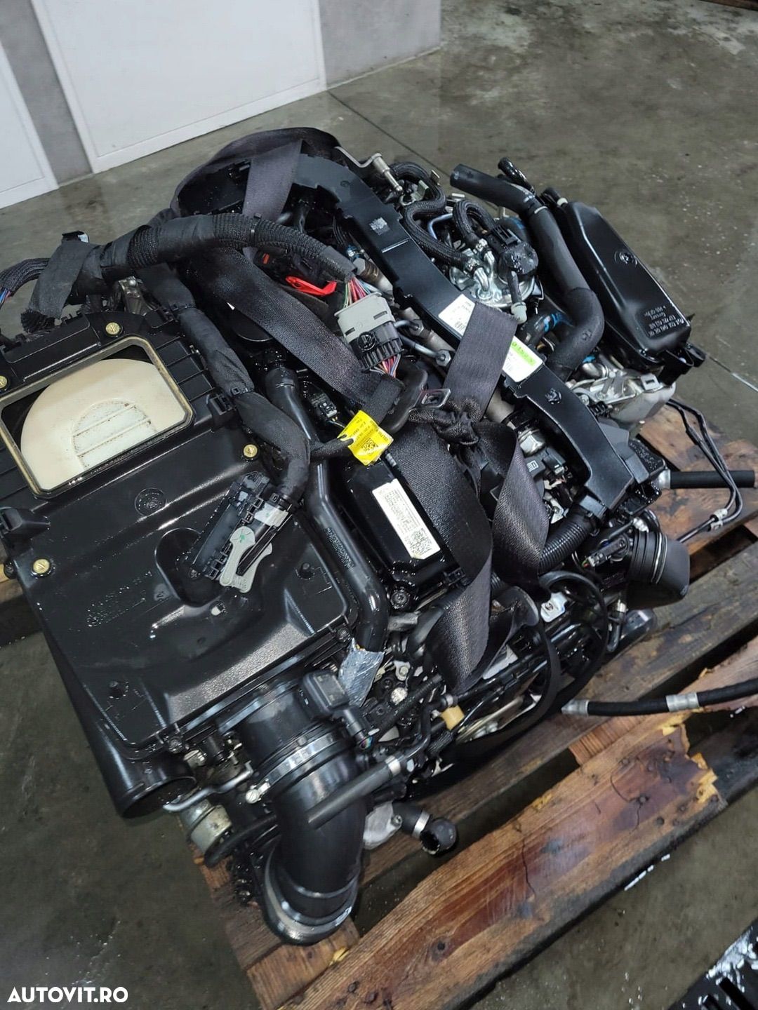 Motor în stare perfectă OM651 mercedes 2.2 Cdi e6 100 kw 200 mi km 2143 cmc sprinter vito e class w212 - 1