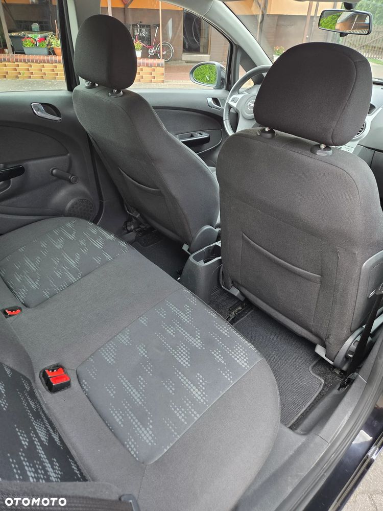 Opel Corsa 1.4 16V Satellite - 34