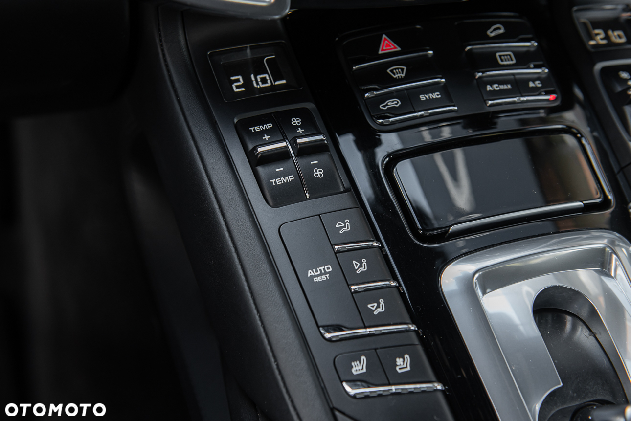 Porsche Cayenne Diesel Platinum Edition - 24
