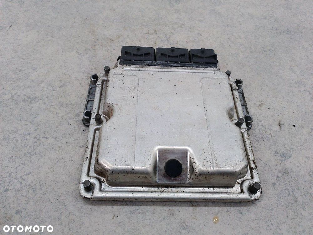 STEROWNIK RENAULT TRAFIC II 8200118526 HOM8200051608 0281010632  BOSCH 1.9 - 6