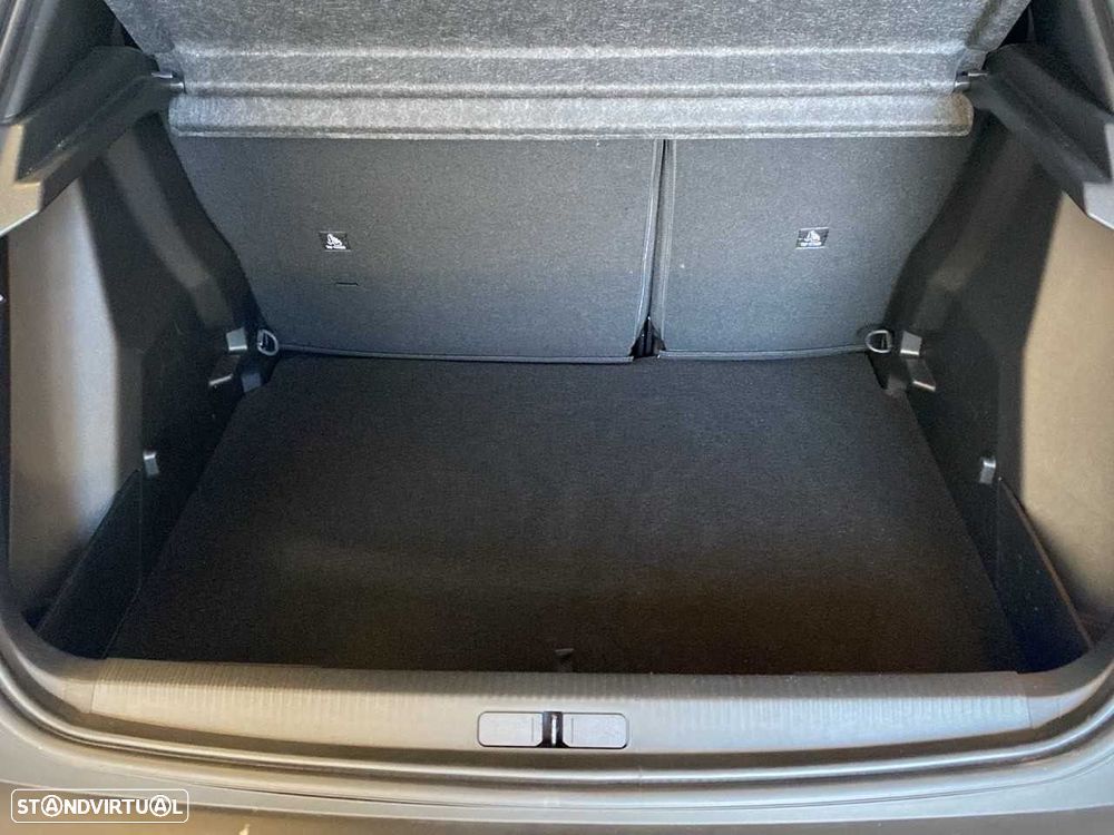 Peugeot e-2008 54 kWh Allure - 18