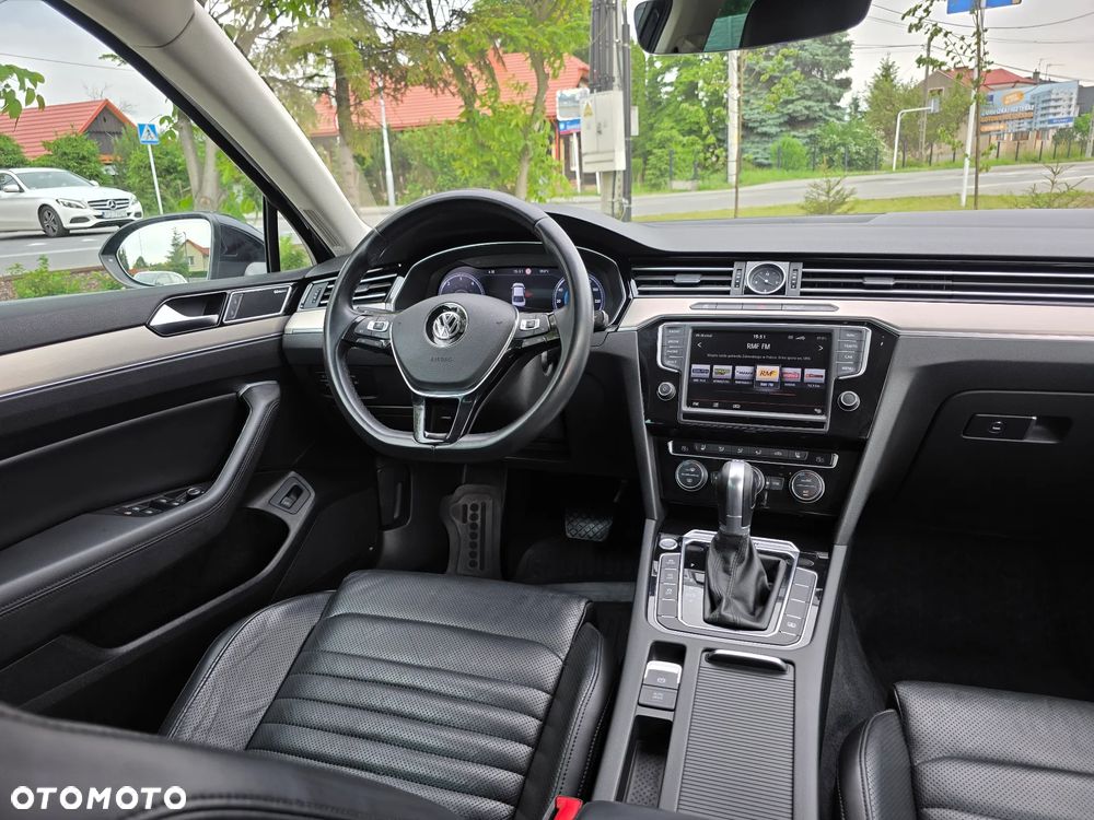Volkswagen Passat 2.0 TDI Bi-Turbo BMT 4Mot Highline DSG - 30