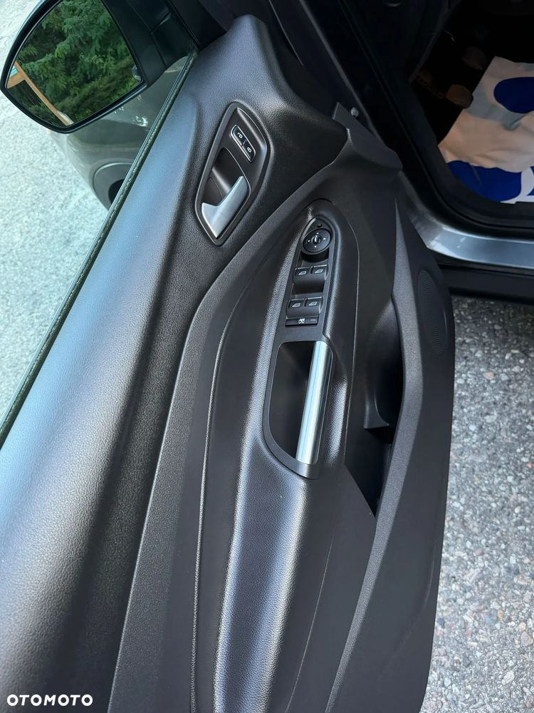 Ford Kuga - 21