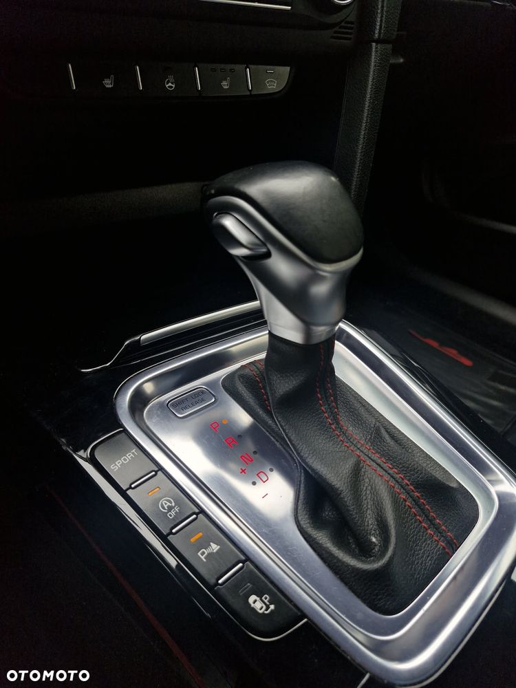 Kia ProCeed 1.6 T-GDI GT DCT - 13
