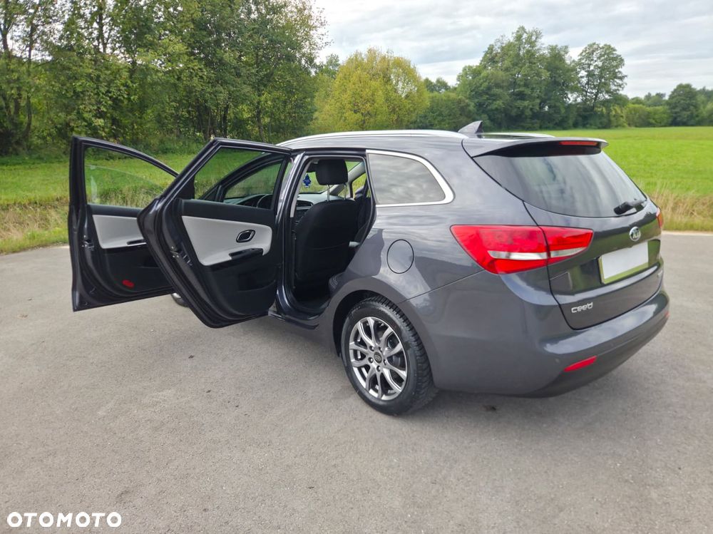 Kia Ceed - 22
