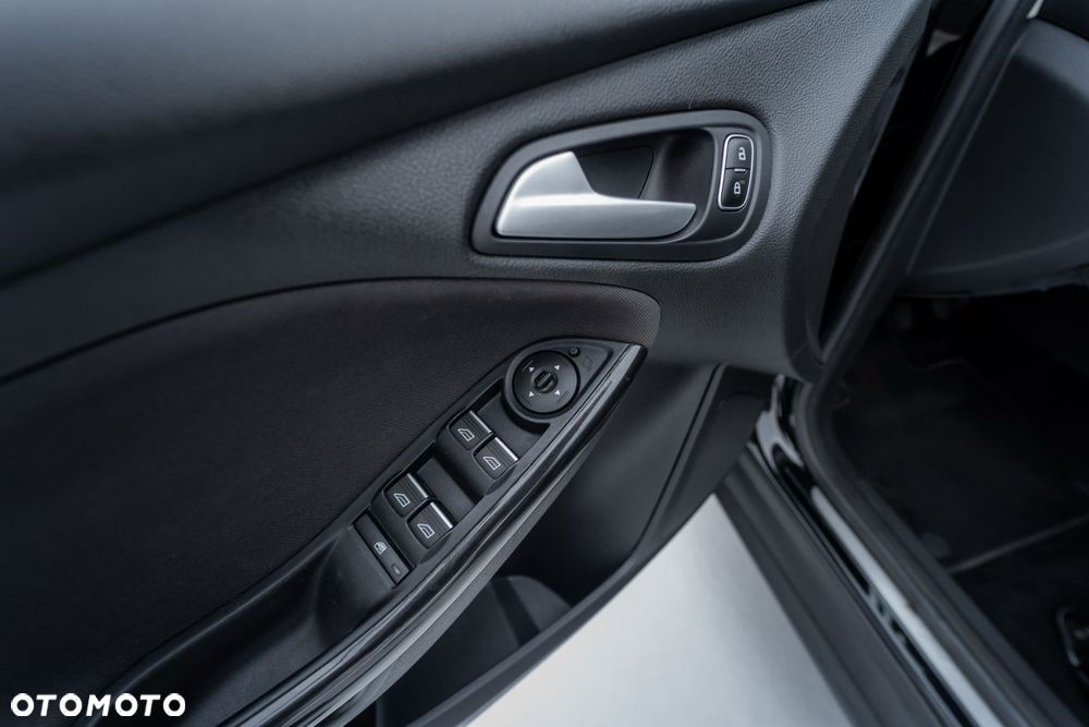 Ford Focus SW 1.0 EcoBoost Hybrid TITANIUM STYLE - 38