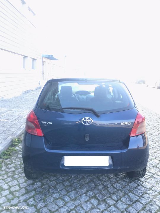 Toyota Yaris 1.4 D-4D 5P 2007 - Para Peças - 7