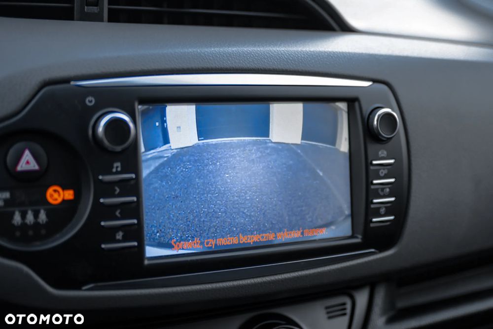 Toyota Yaris 1.5 Premium - 11