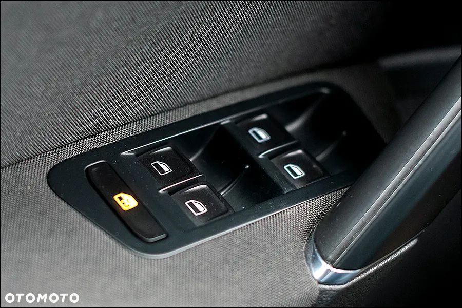 Volkswagen Golf - 29